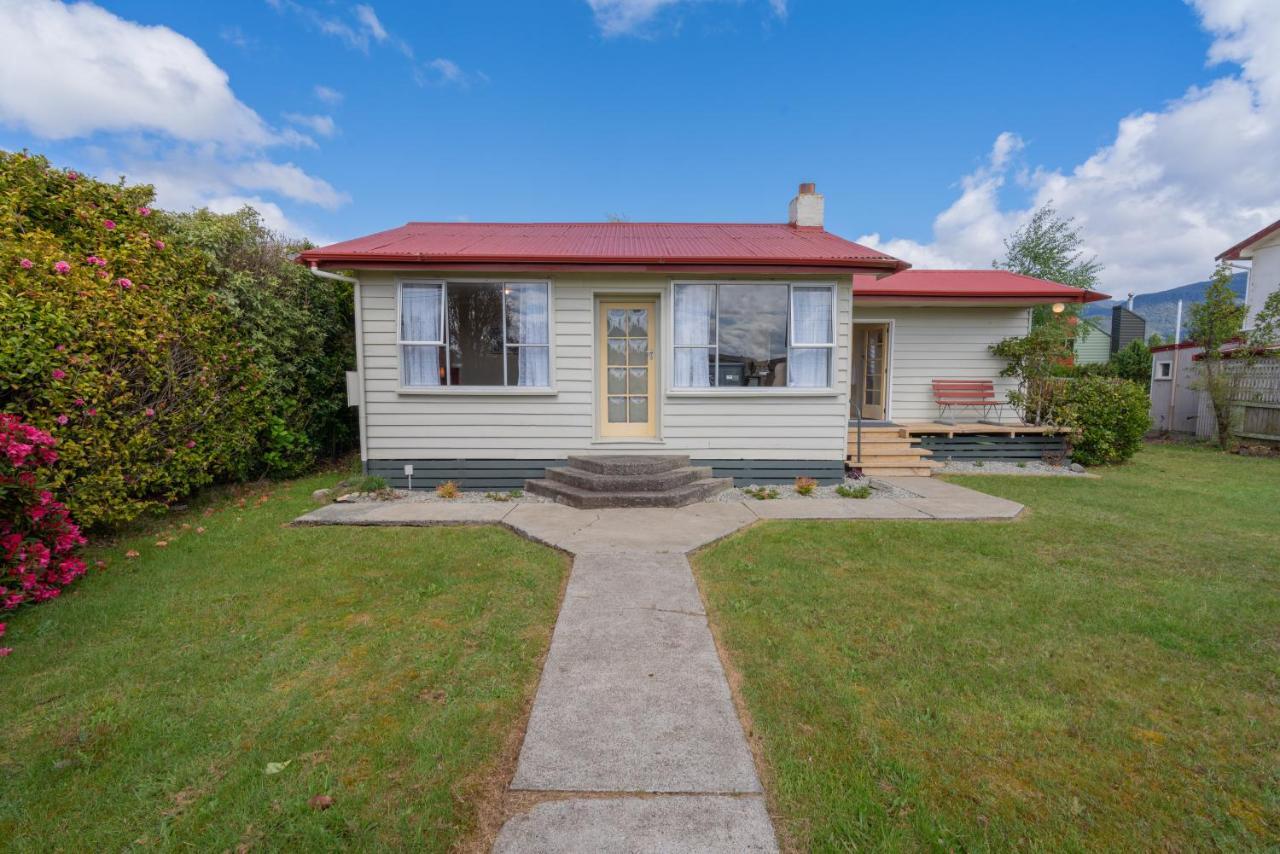 Rustlein Cottage - Te Anau Holiday Home Eksteriør bilde