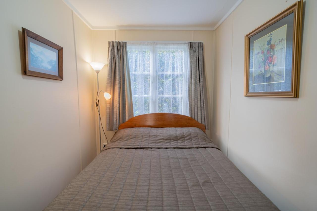 Rustlein Cottage - Te Anau Holiday Home Eksteriør bilde